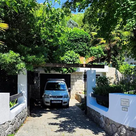 Villa Nada: Beachside Oasis With Sauna And Hot Tubs Omisalj