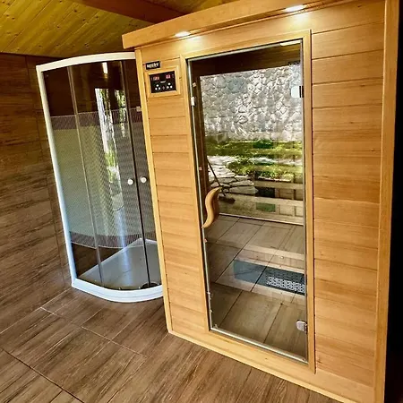 Nada: Beachside Oasis With Sauna And Hot Tubs Omisalj